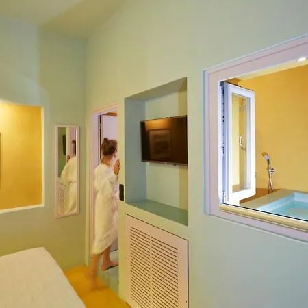 Caldera Gem Suites 4* Fira (Santorini)